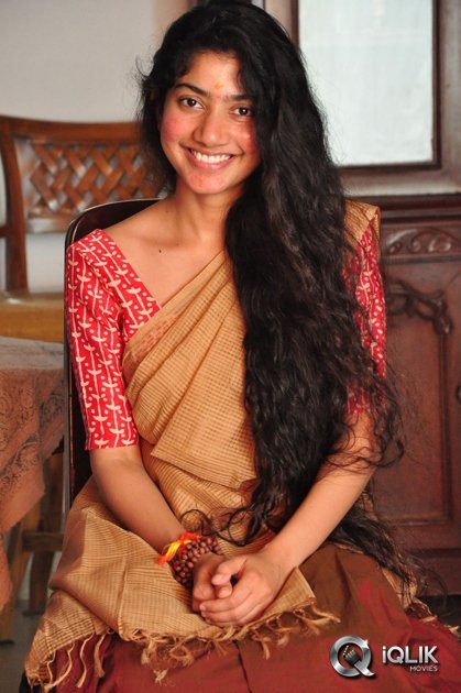 Sai-Pallavi-at-Fidaa-Movie-Opening